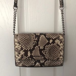 Like new Michael Kors Crossbody